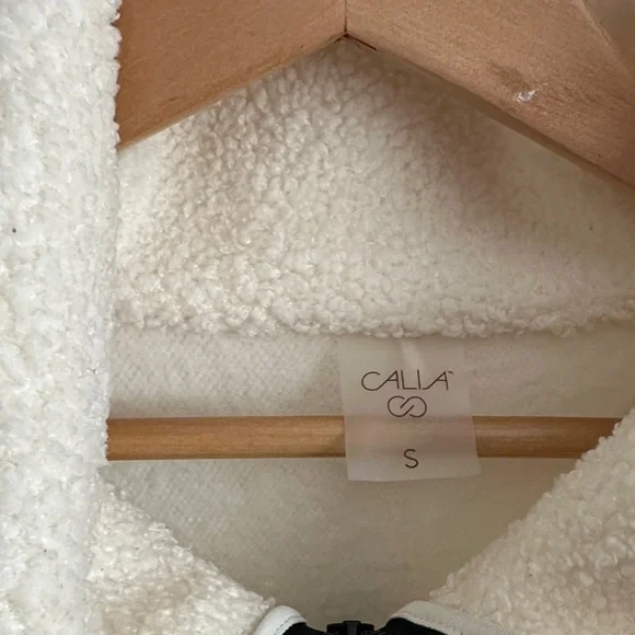 CALIA by Carrie Underwood Black and Cream Patterned Hoodie - Picture 2 of 6